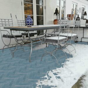 Håndlavede encaustiske belægningsfliser, udviklet og patenteret af Villa Tiles. Unikke designs, slidlag af marmor, 28/40 mm tykkelse - udendørs holdbarhed 