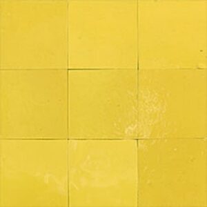 Autentiske håndlavede Zellige fliser i lys turkisblå, fra Fez. Rig tekstur, naturlig terrakotta og blank glasur—perfekt til badeværelse og køkken 